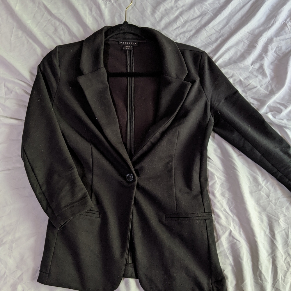 STUNNING black blazer
